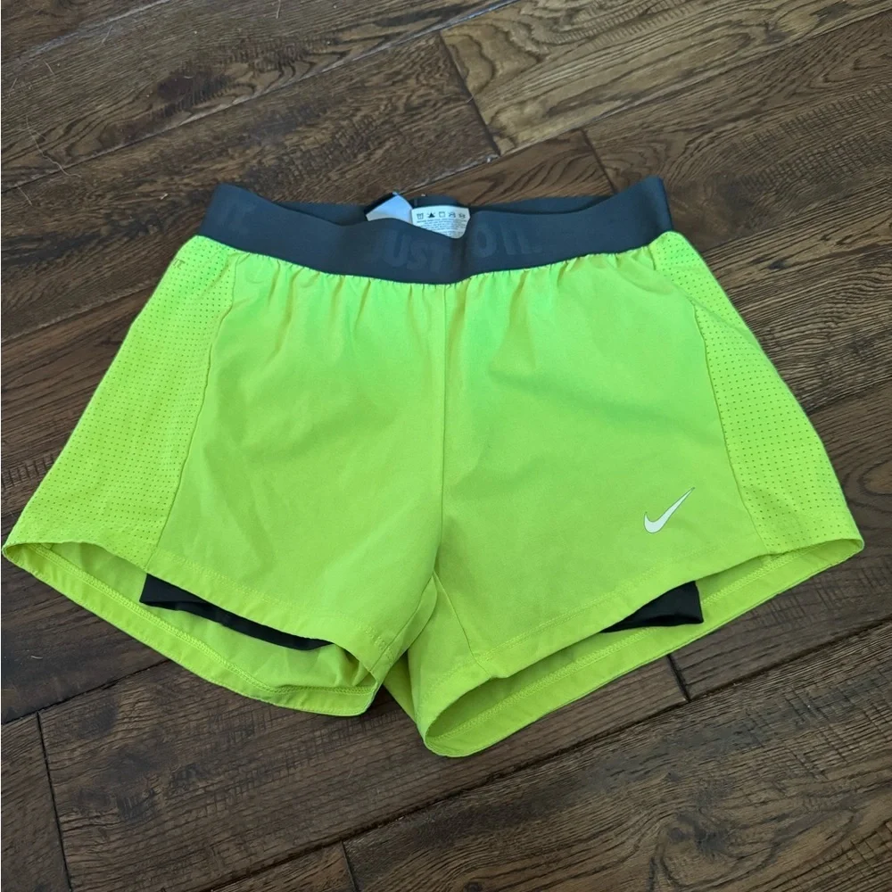 Nike Circuit 2 in 1 Woven Running Shorts